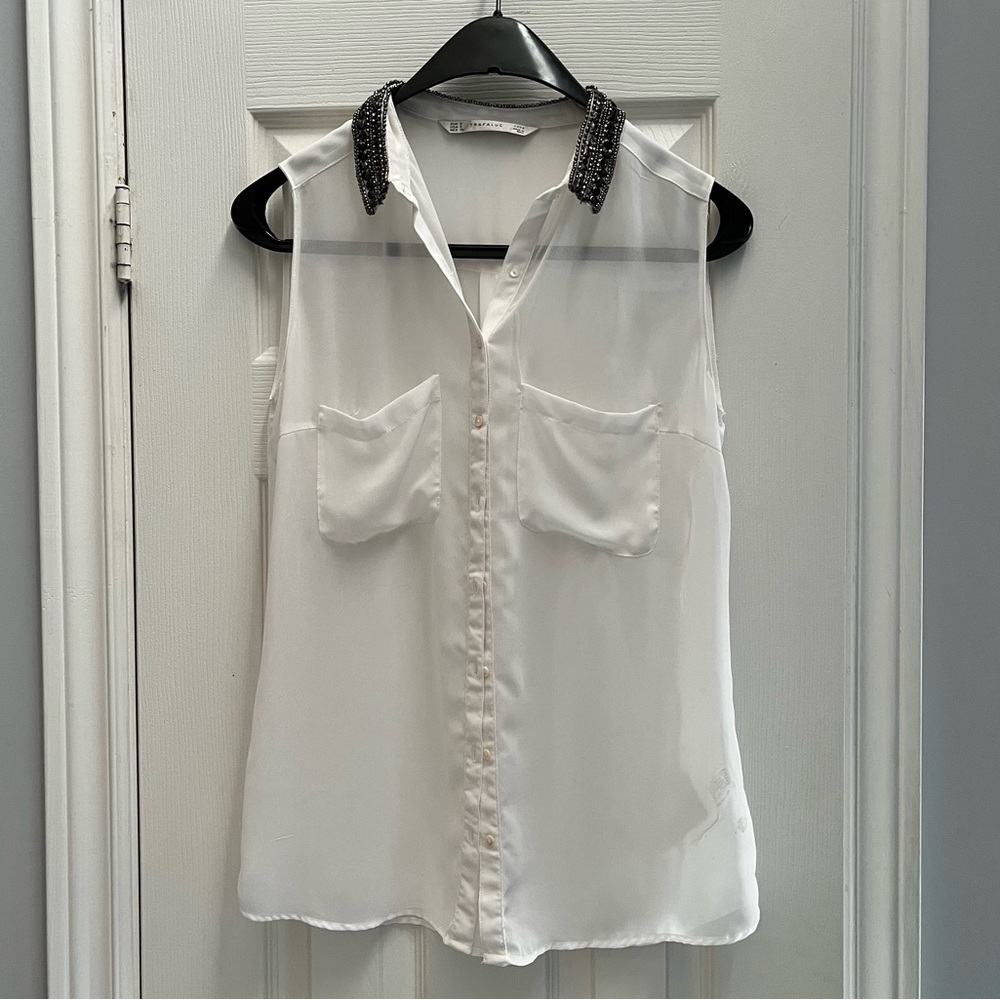 Sleeveless Blouse with Beaded Collar